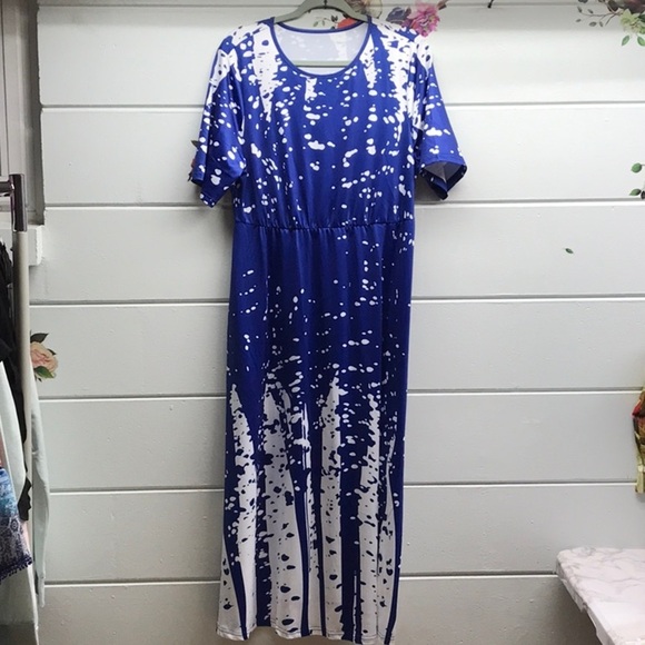 Blue and White Maxi Dress with short Sleeves.Size 1XL - Picture 1 of 5